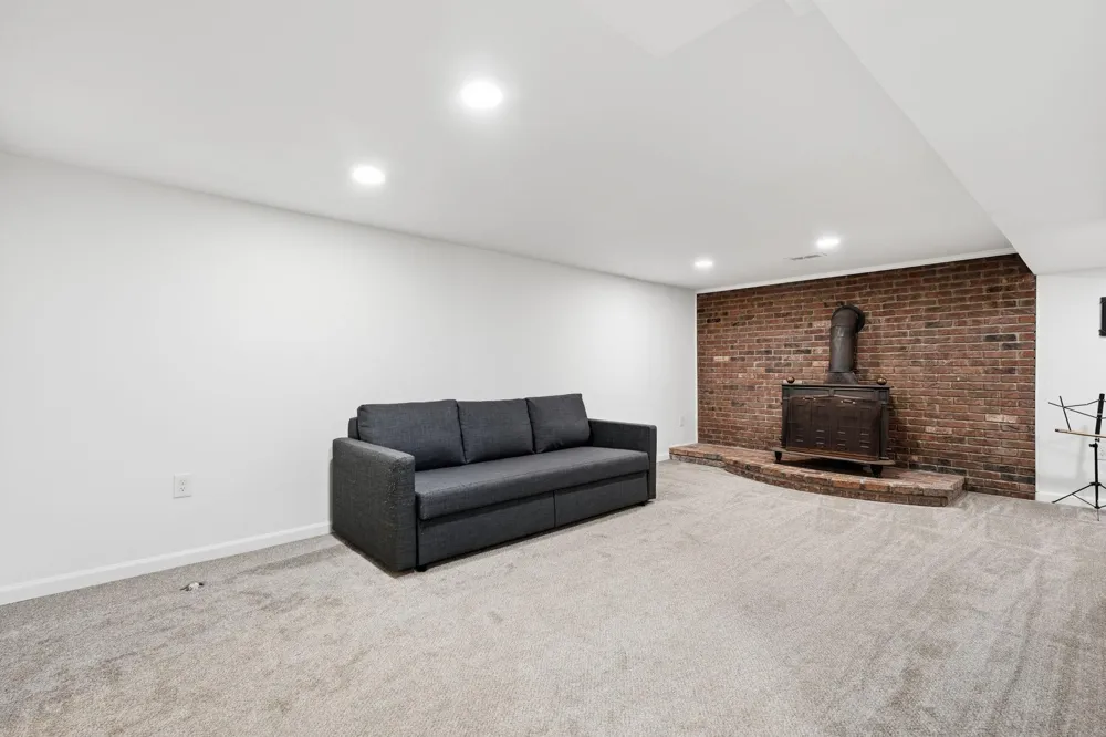 1796 Kennard Street Maplewood, MN 55109