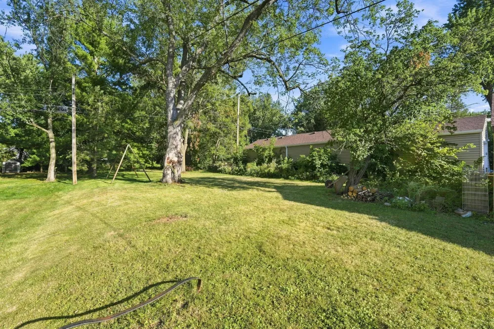1796 Kennard Street Maplewood, MN 55109