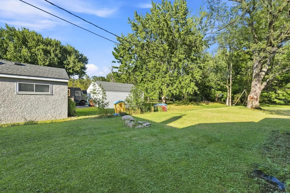 1796 Kennard Street Maplewood, MN 55109