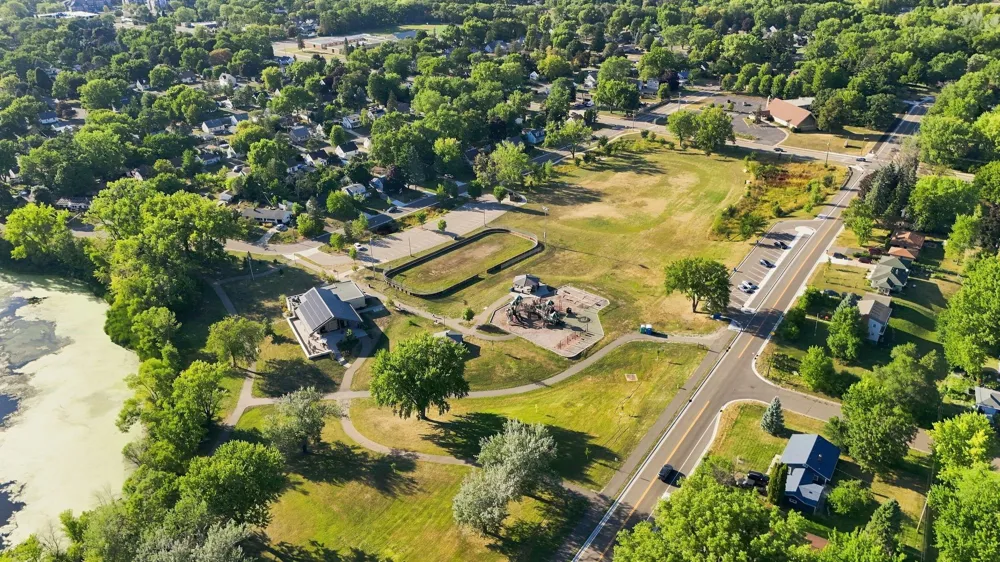 1796 Kennard Street Maplewood, MN 55109