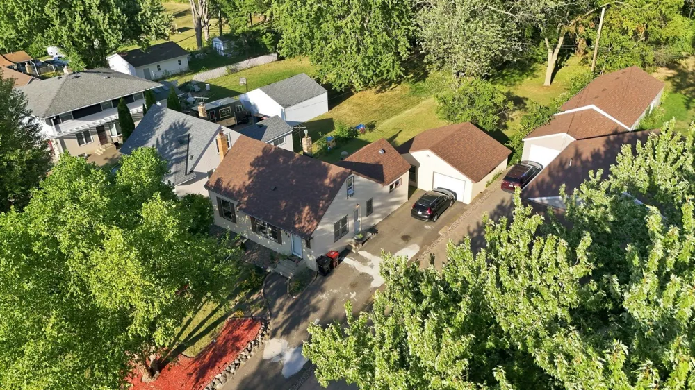 1796 Kennard Street Maplewood, MN 55109