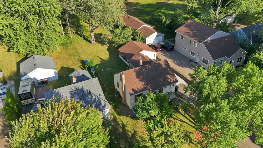 1796 Kennard Street Maplewood, MN 55109