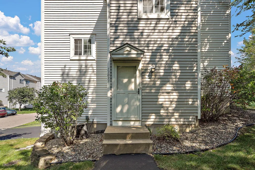 13093 Crimson Clover Lane Eden Prairie, MN 55347