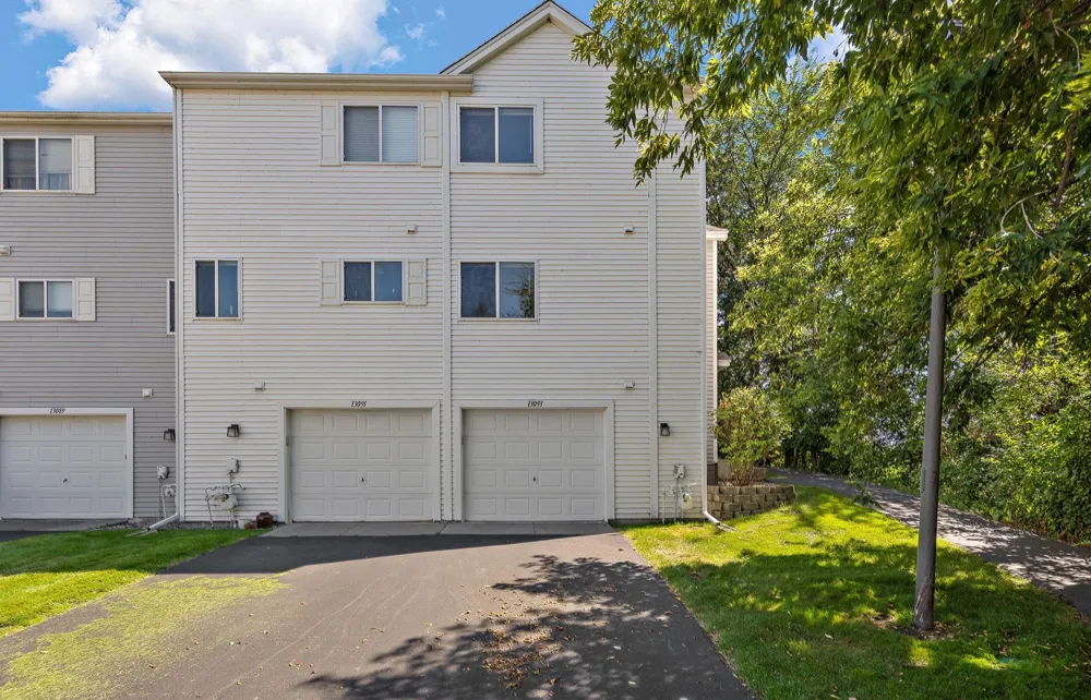 13093 Crimson Clover Lane Eden Prairie, MN 55347