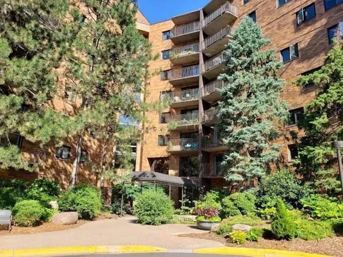 210 W Grant Street #615