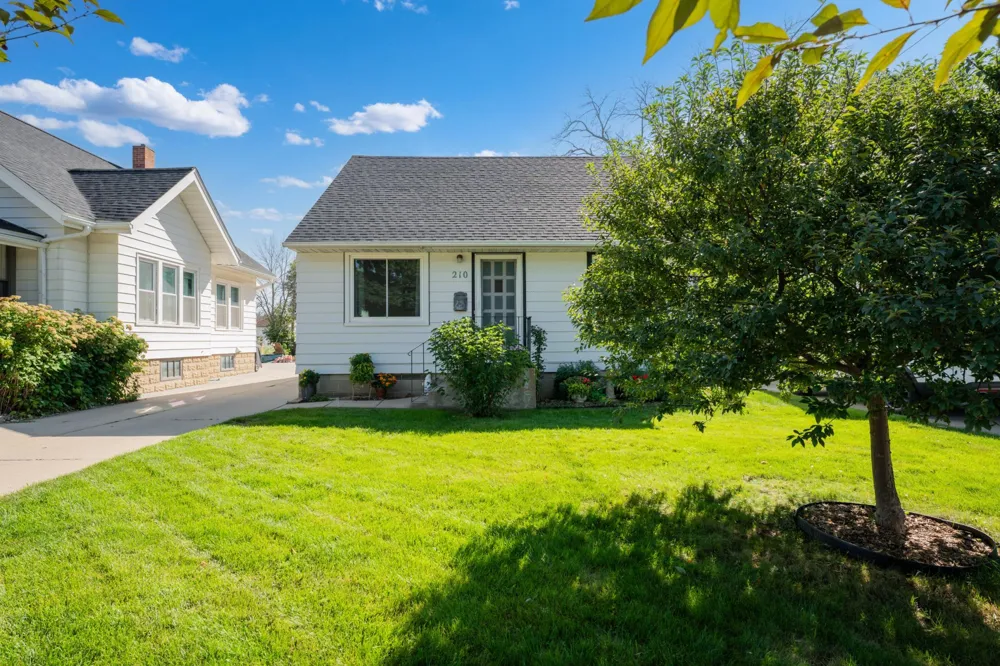 210 11th Avenue NE Rochester, MN 55906