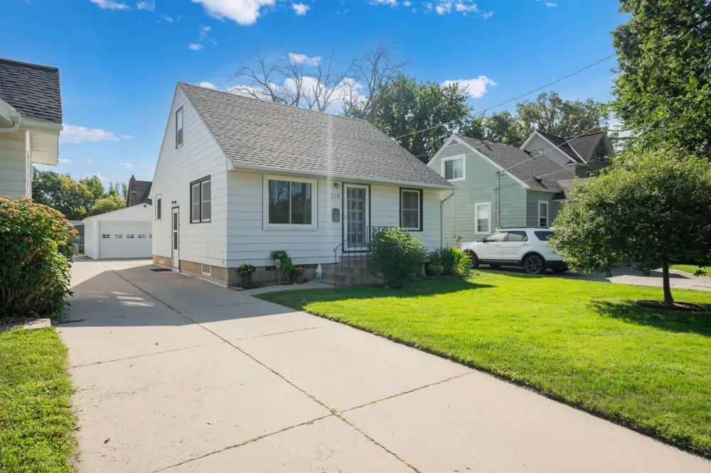210 11th Avenue NE Rochester, MN 55906