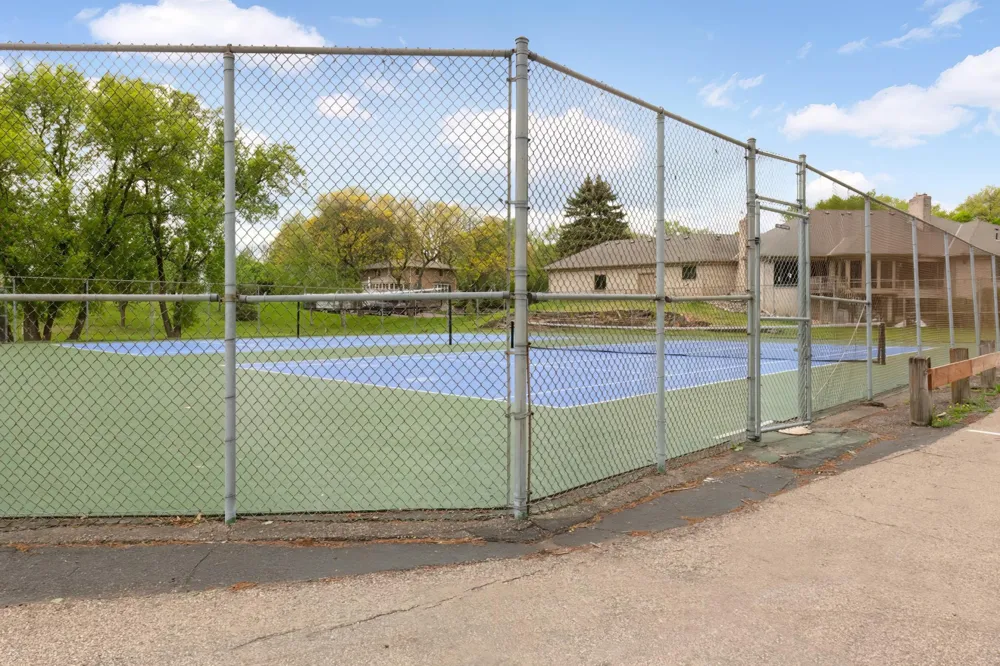 665 Arcadia Drive Mendota Heights, MN 55118