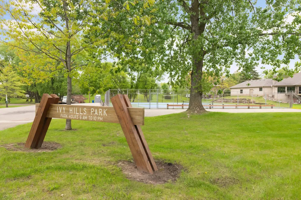 665 Arcadia Drive Mendota Heights, MN 55118