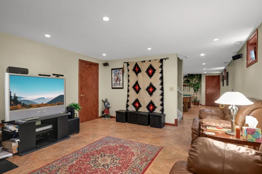 665 Arcadia Drive Mendota Heights, MN 55118