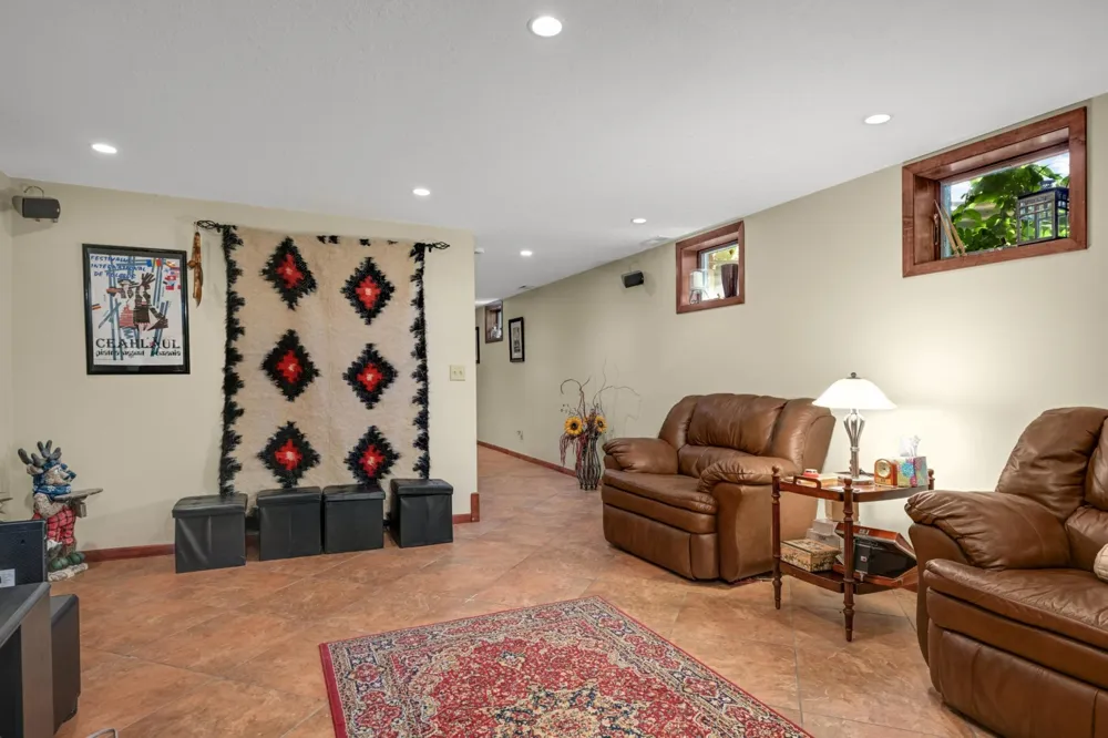 665 Arcadia Drive Mendota Heights, MN 55118