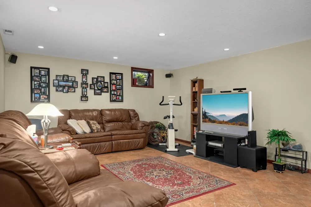 665 Arcadia Drive Mendota Heights, MN 55118