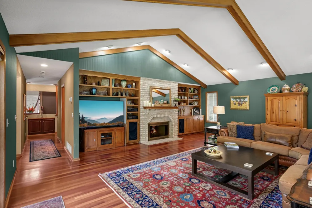 665 Arcadia Drive Mendota Heights, MN 55118