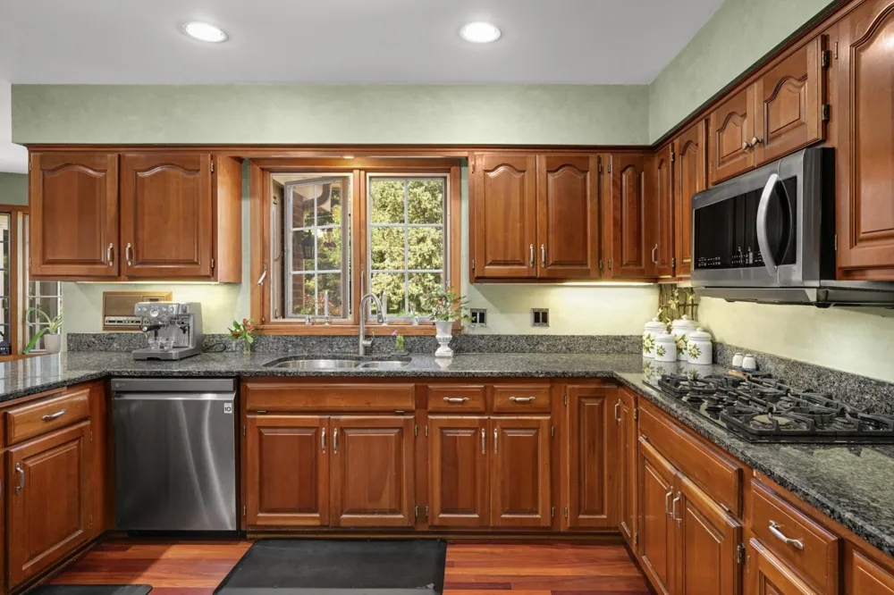 665 Arcadia Drive Mendota Heights, MN 55118