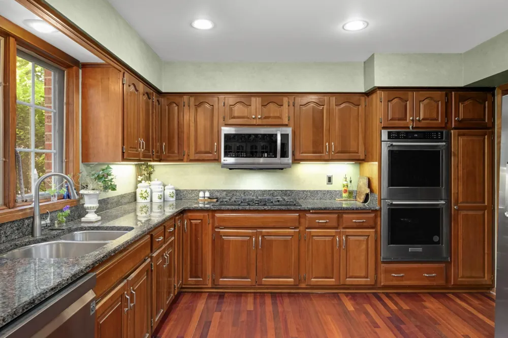 665 Arcadia Drive Mendota Heights, MN 55118