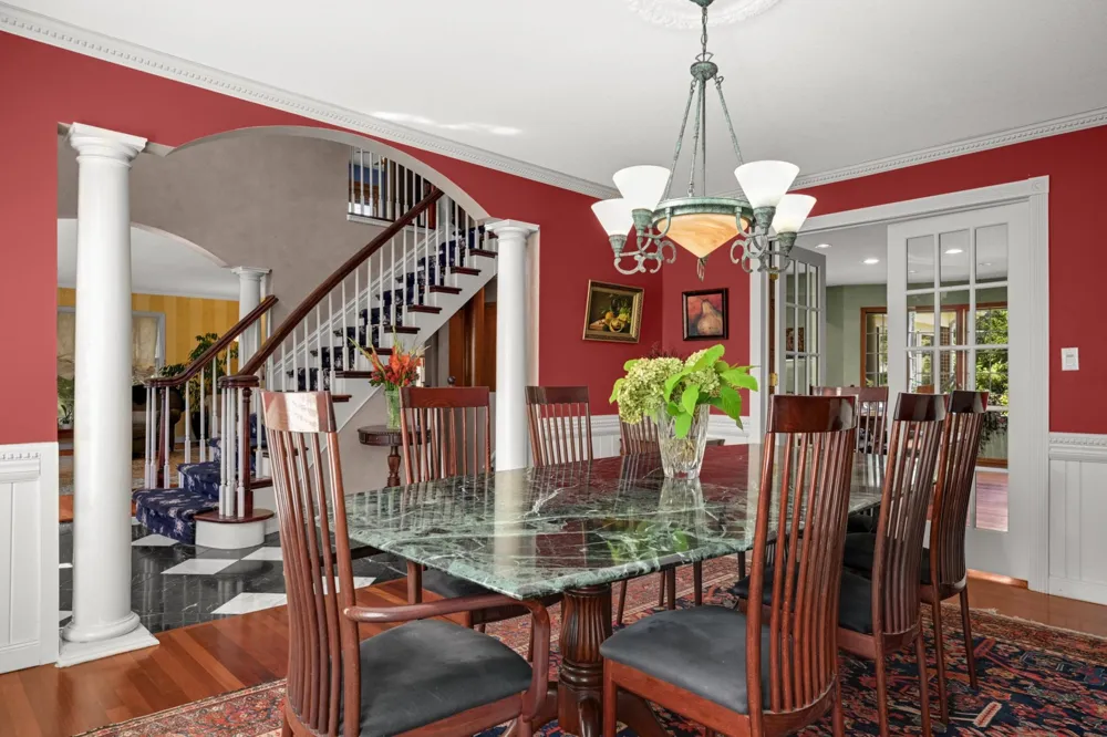 665 Arcadia Drive Mendota Heights, MN 55118