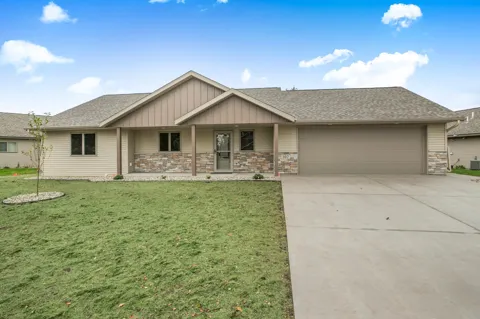 107 Barry Loop NW