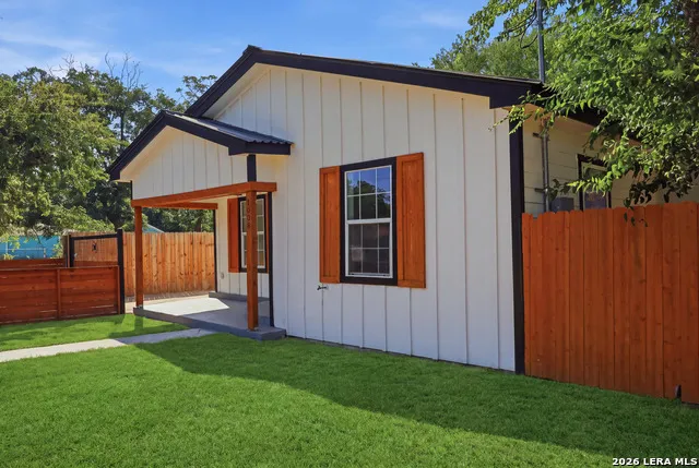 1008 Stonewall San Antonio, TX 78211
