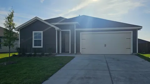 1132 Breezy Oak Drive