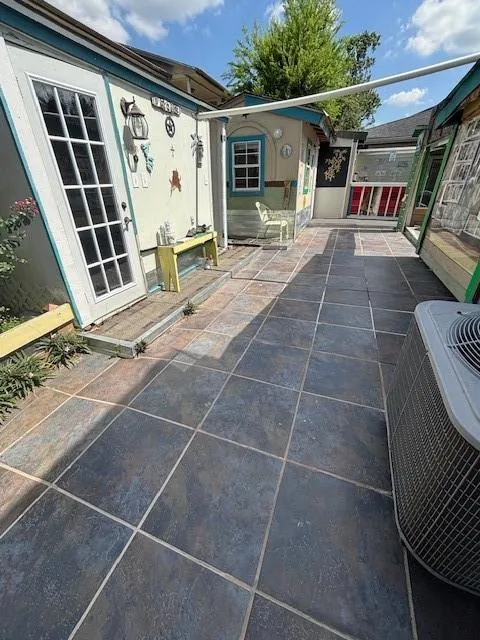 9718 Debbie Lane Houston, TX 77038