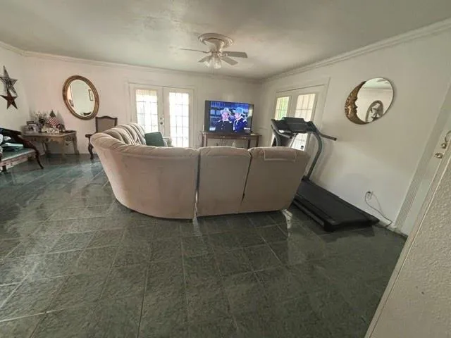 9718 Debbie Lane Houston, TX 77038