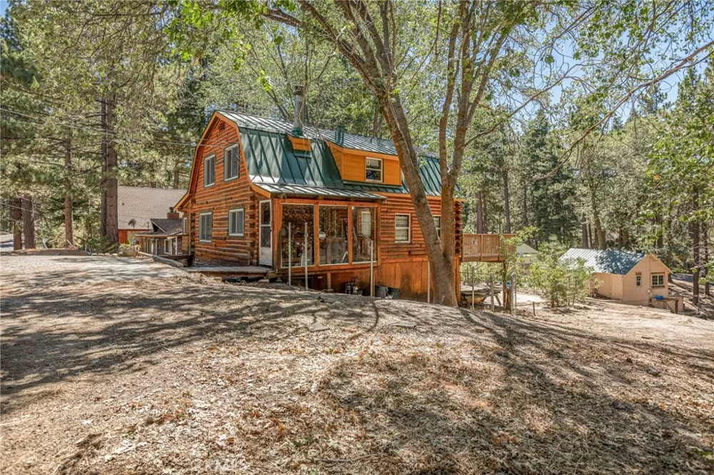33421 Holcomb Creek Green Valley Lake, CA 92341