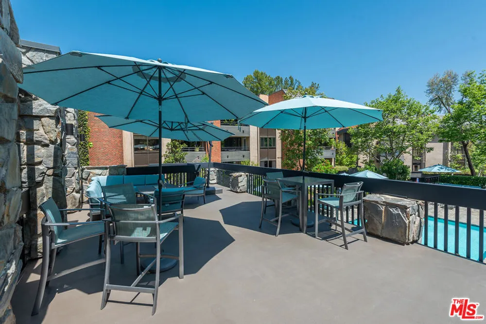 4784 Park Encino Lane #103 Encino, CA 91436