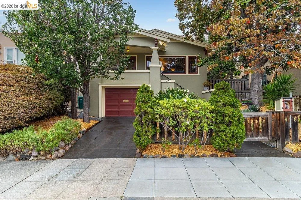 571 Athol Oakland, CA 94606