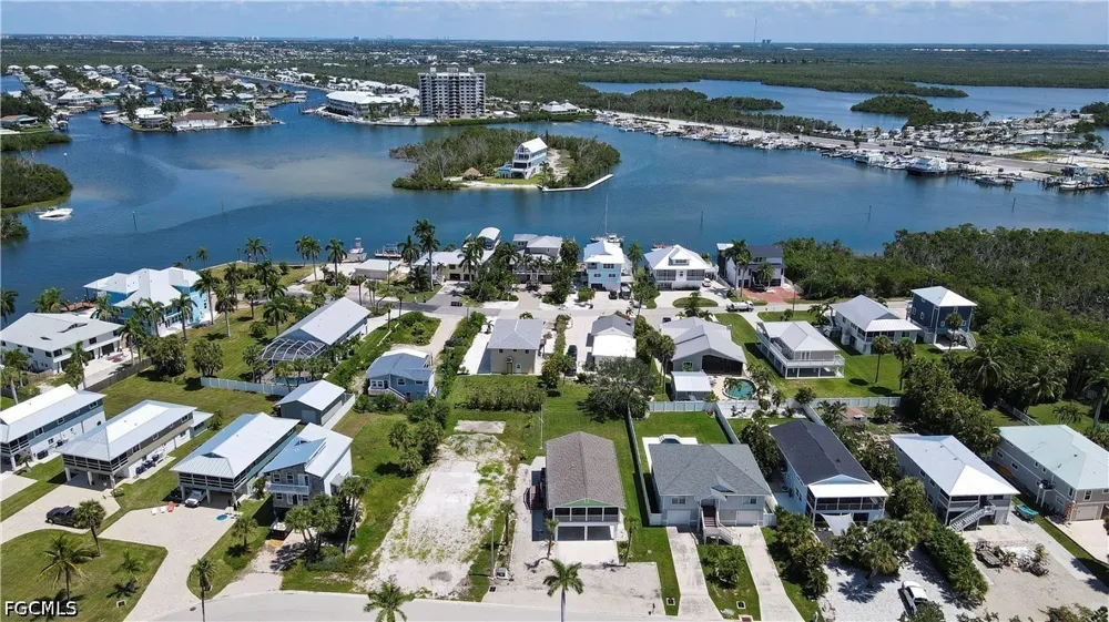 North Street Fort Myers Beach, FL 33931