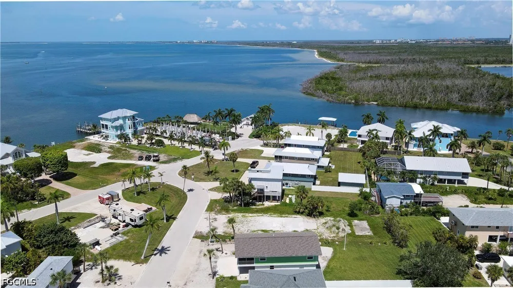 North Street Fort Myers Beach, FL 33931