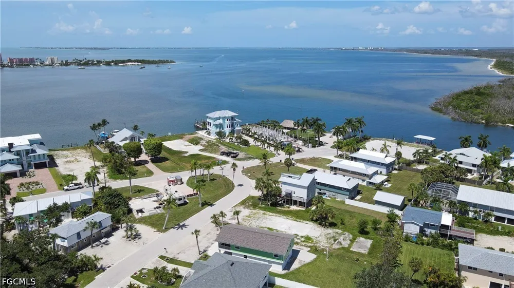 North Street Fort Myers Beach, FL 33931