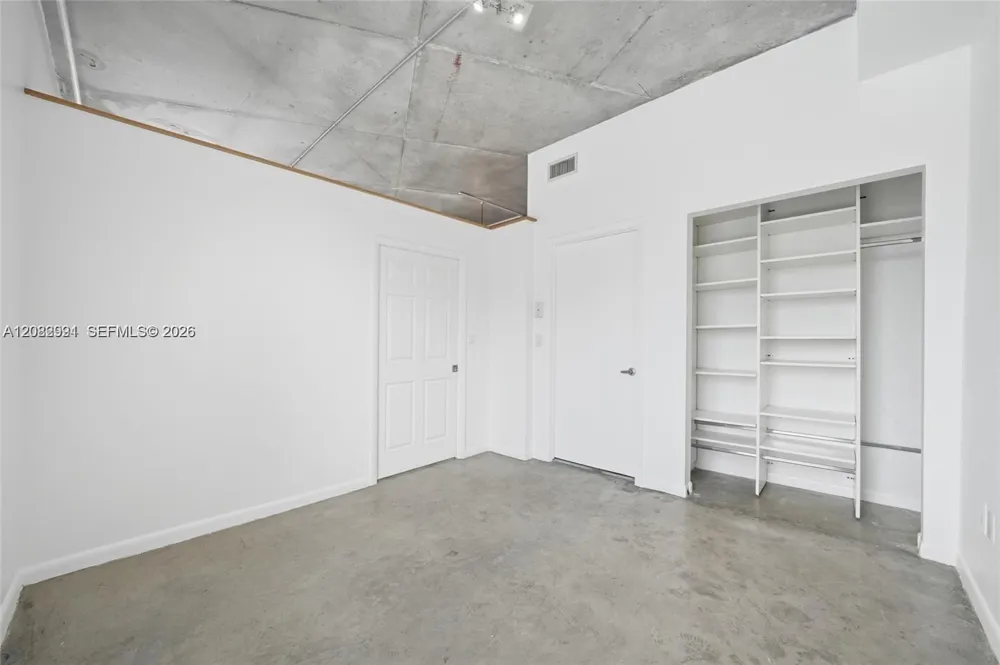 10 SW South River Dr #804 Miami, FL 33130