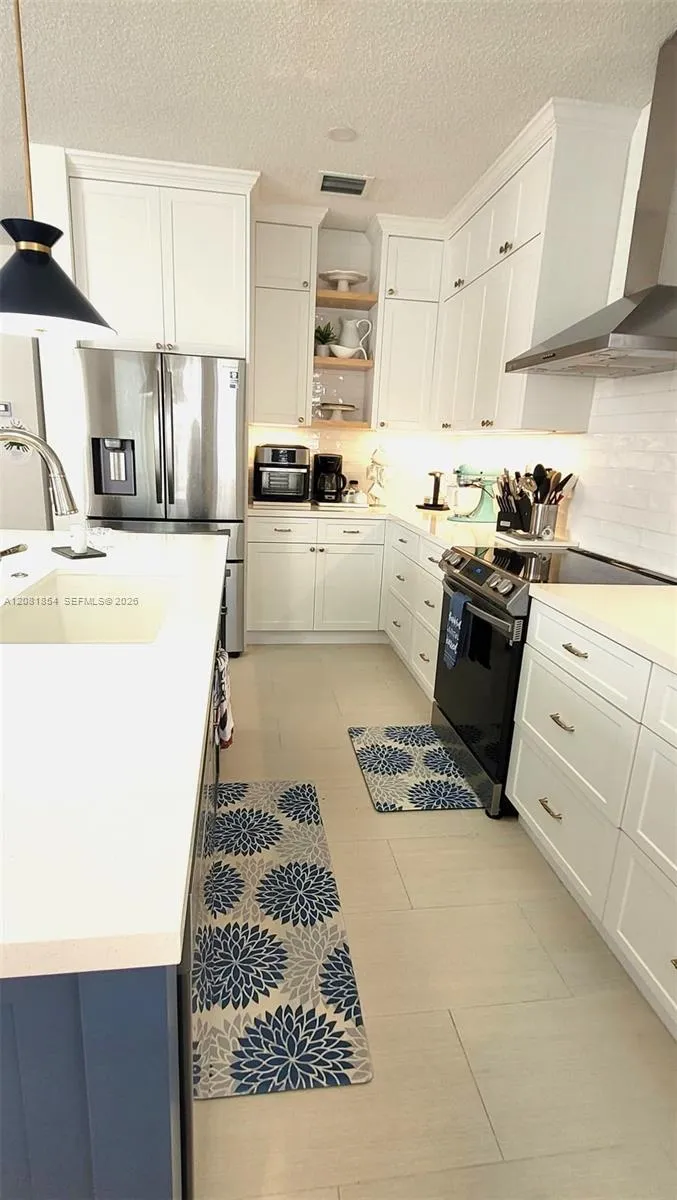 241 NW 154th Ave Pembroke Pines, FL 33028