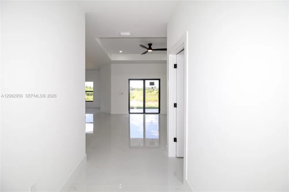 943 COMMODORE ST Lehigh Acres, FL 33974