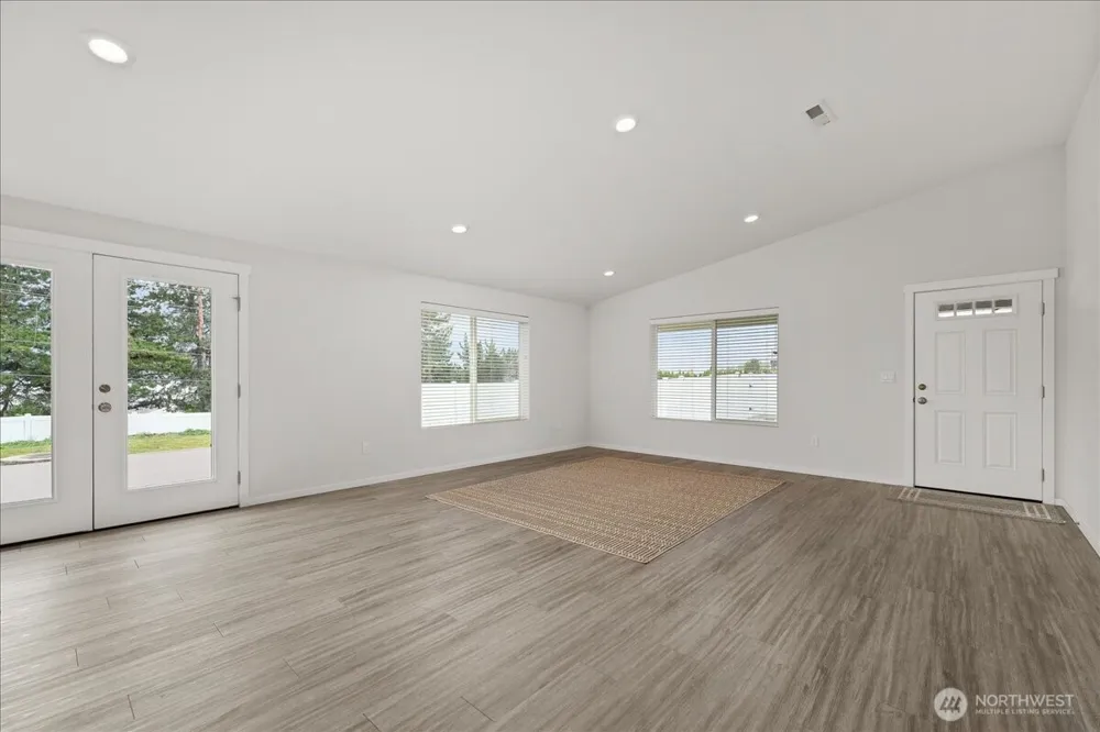 27 Jonagold Lane Manson, WA 98831