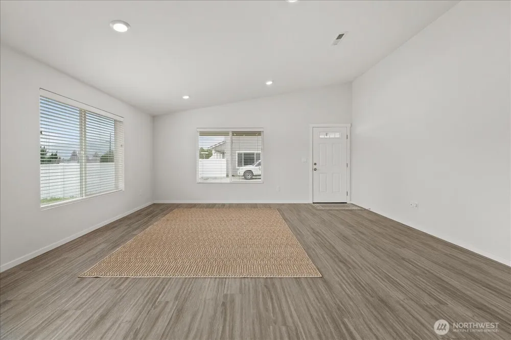 27 Jonagold Lane Manson, WA 98831