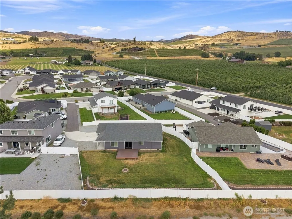 27 Jonagold Lane Manson, WA 98831