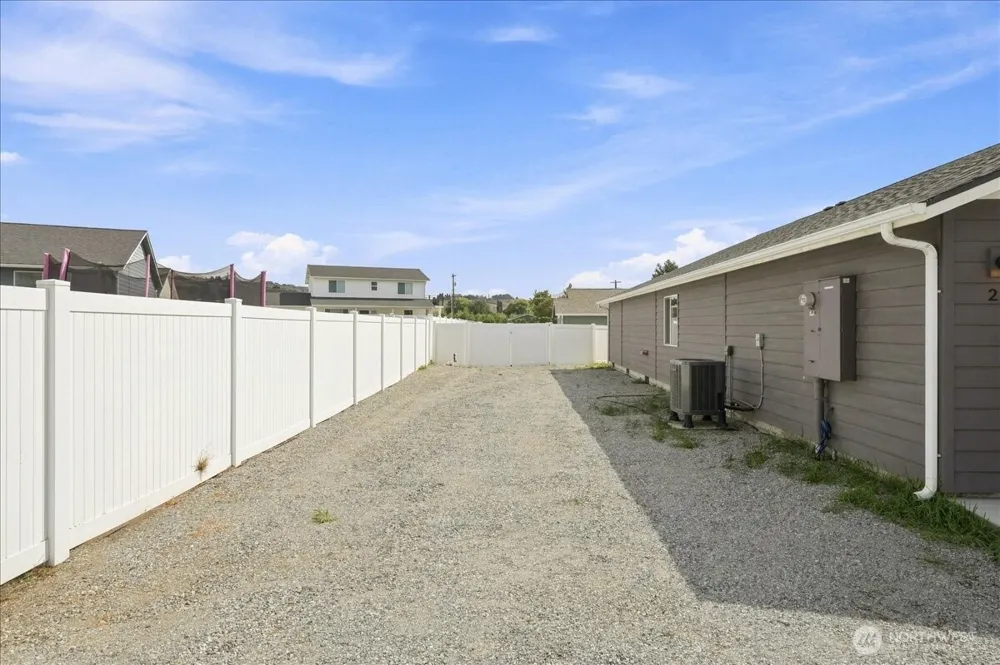 27 Jonagold Lane Manson, WA 98831