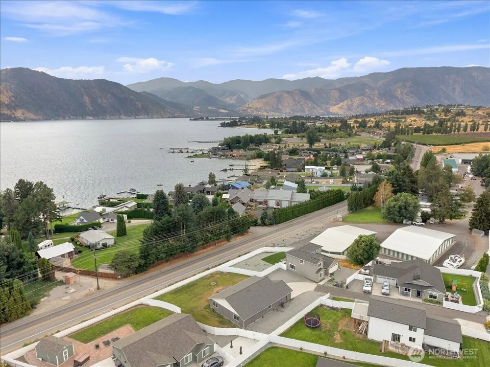 27 Jonagold Lane Manson, WA 98831