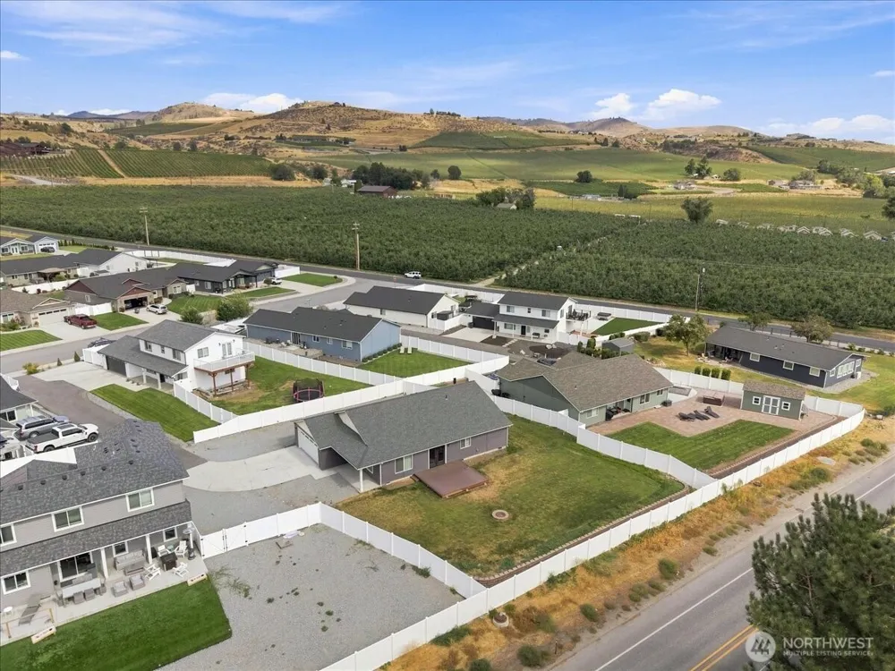 27 Jonagold Lane Manson, WA 98831