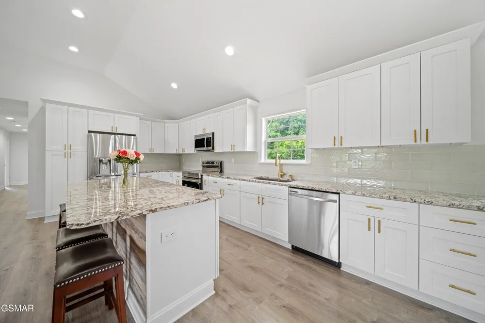412 Apple Valley Road Sevierville, TN 37862