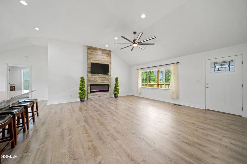 412 Apple Valley Road Sevierville, TN 37862