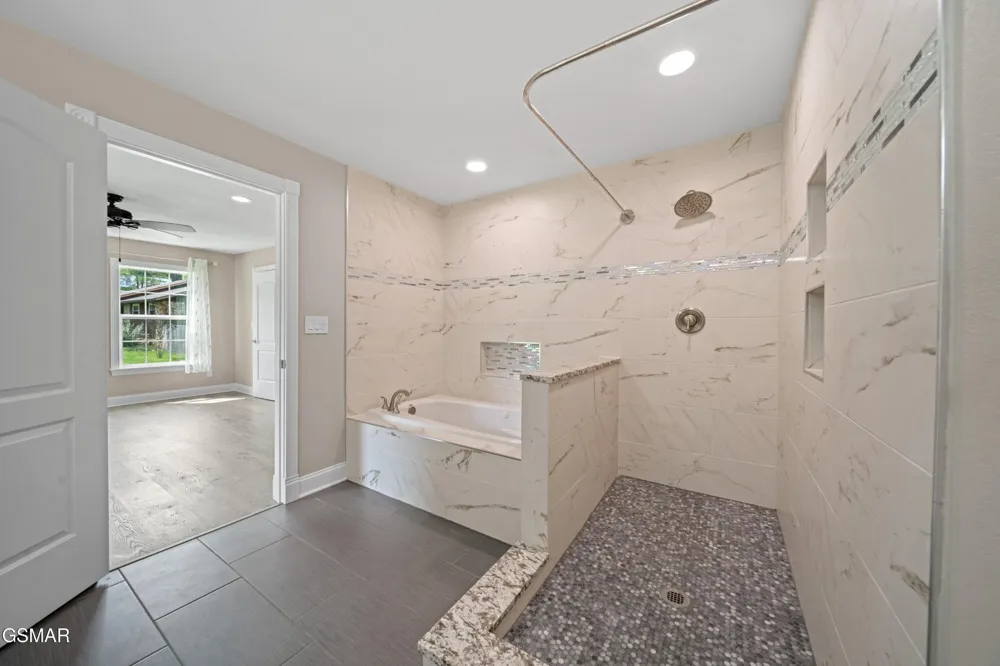 412 Apple Valley Road Sevierville, TN 37862