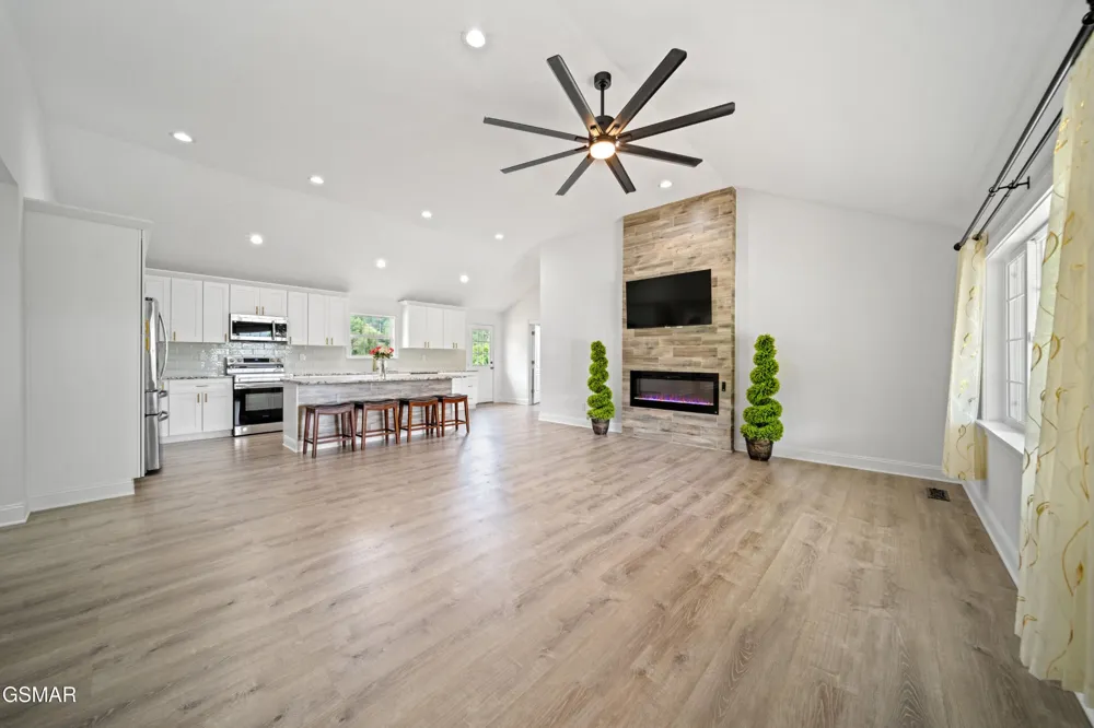 412 Apple Valley Road Sevierville, TN 37862