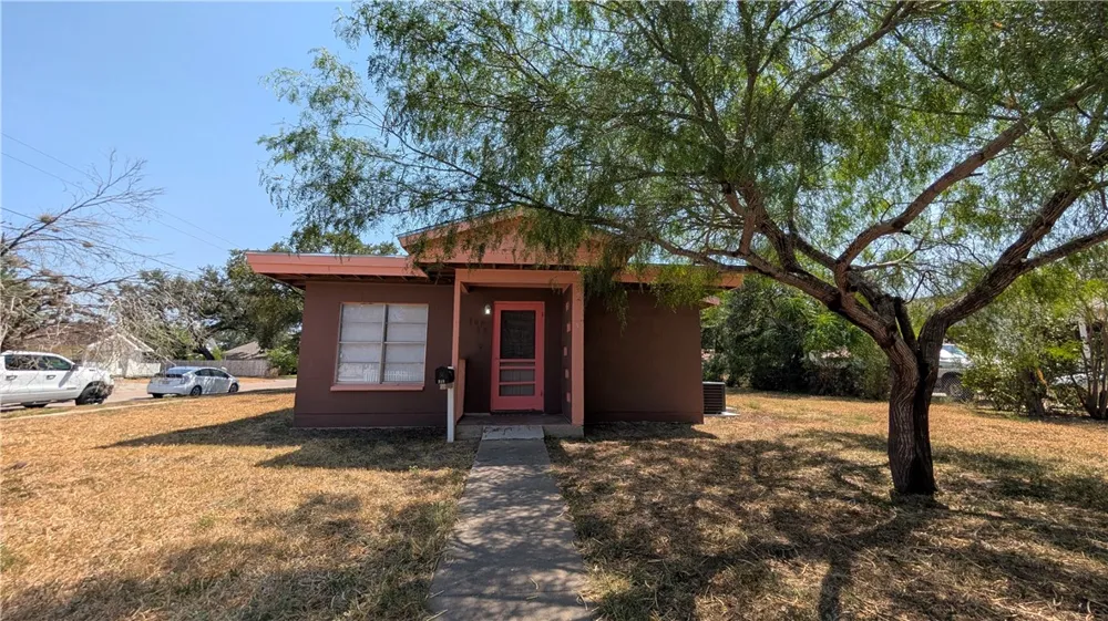315 3rd Street Kingsville, TX 78363