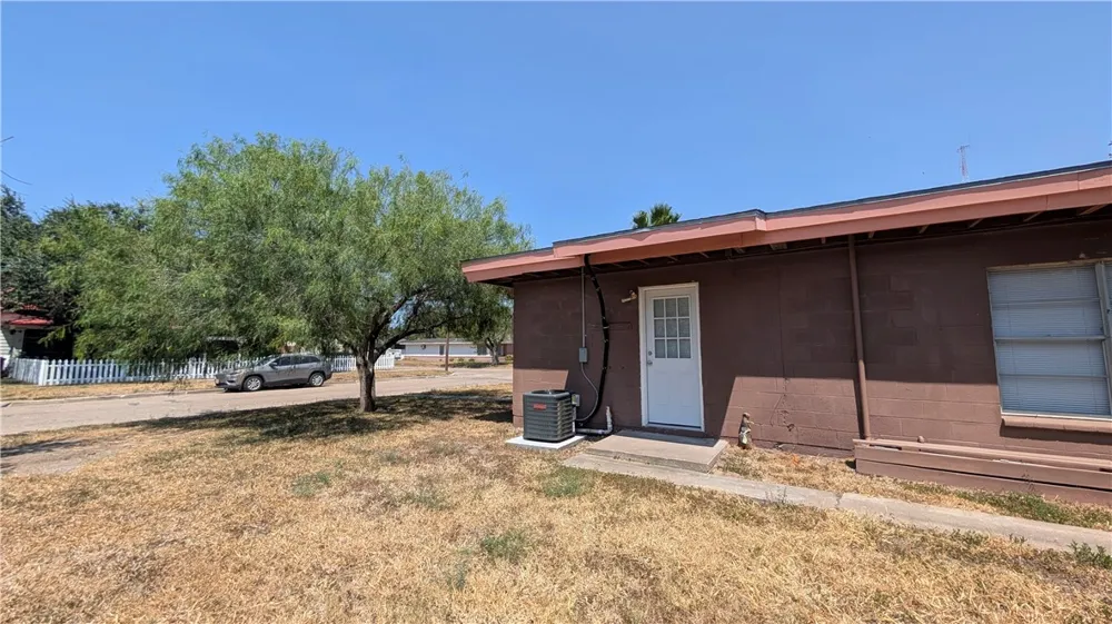 315 3rd Street Kingsville, TX 78363