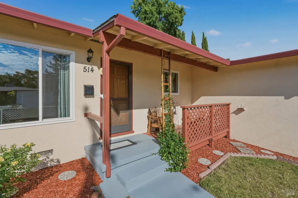 514 Corlano Avenue Santa Rosa, CA 95404
