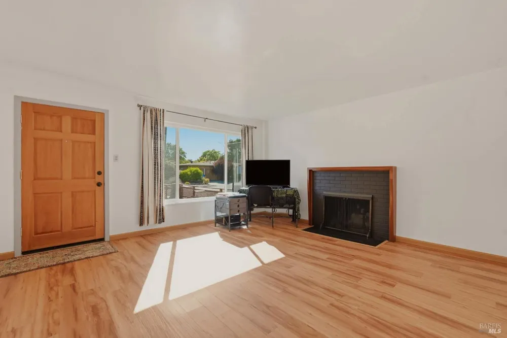 514 Corlano Avenue Santa Rosa, CA 95404
