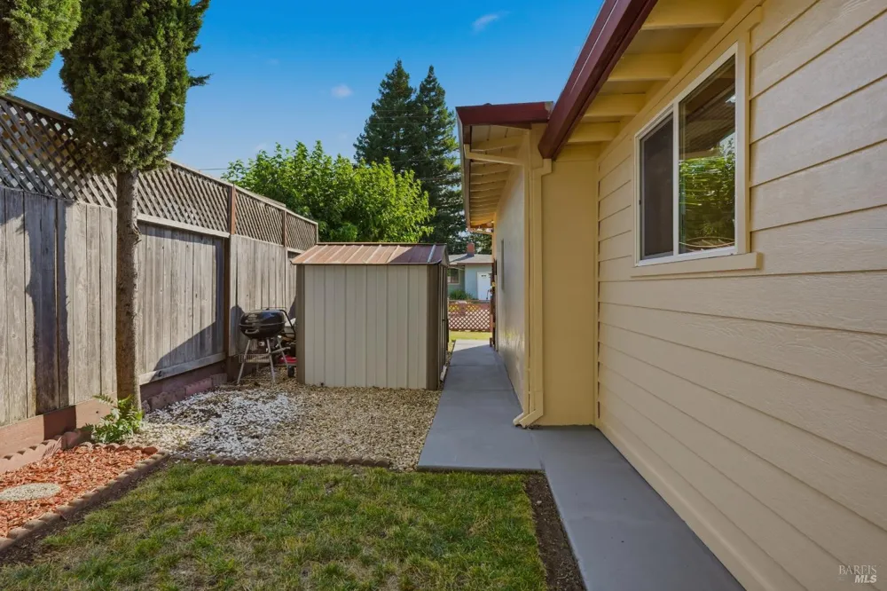 514 Corlano Avenue Santa Rosa, CA 95404