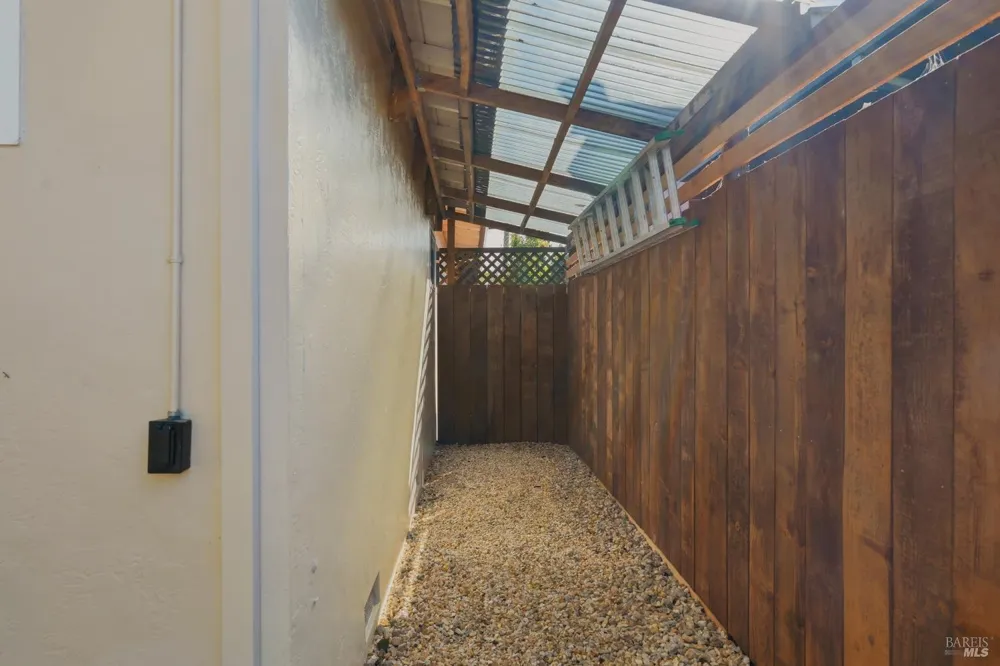 514 Corlano Avenue Santa Rosa, CA 95404